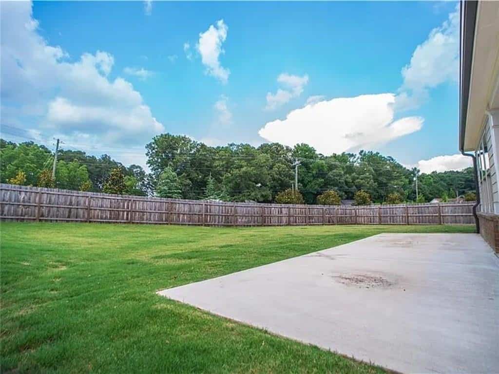 Listing photo 4