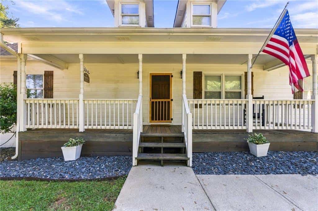 Listing photo 3