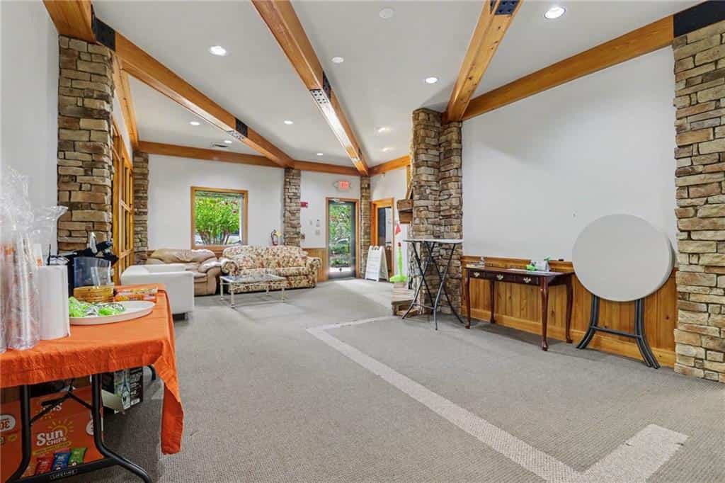 Listing photo 6