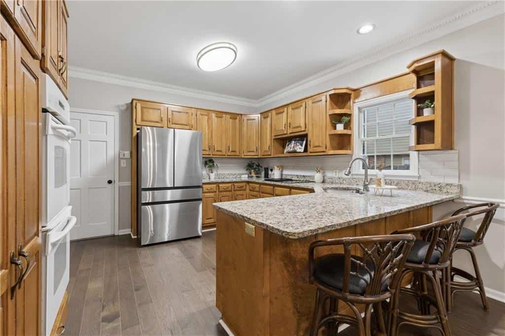 Listing photo 6