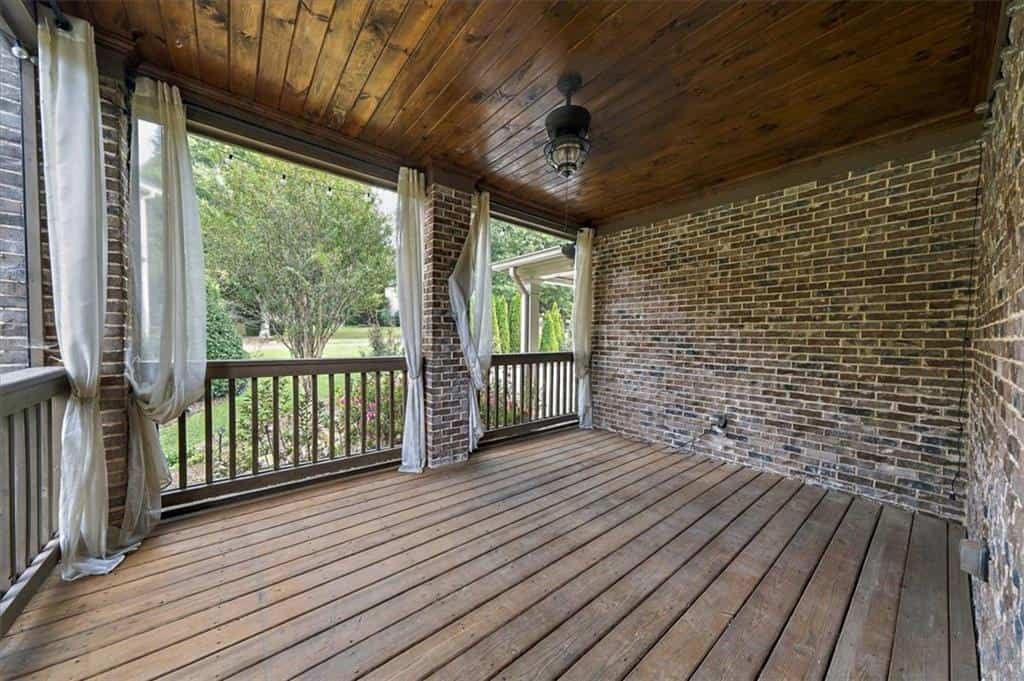 Listing photo 6