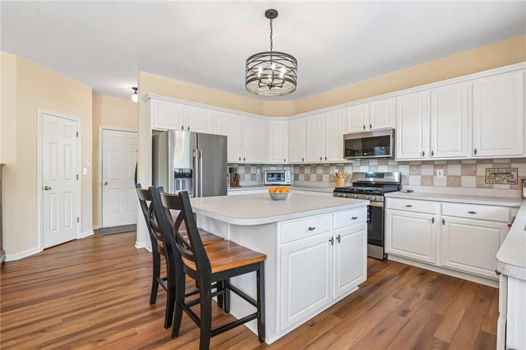Listing photo 6