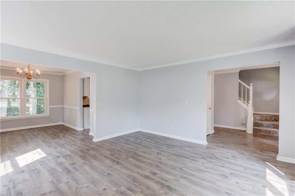 Listing photo 6