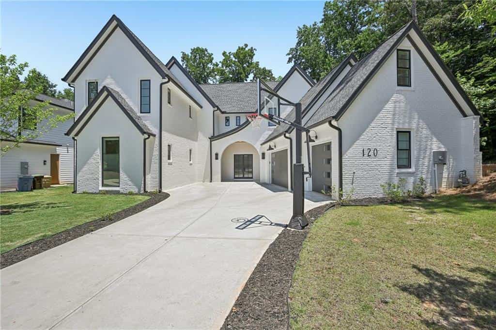 Listing photo 4
