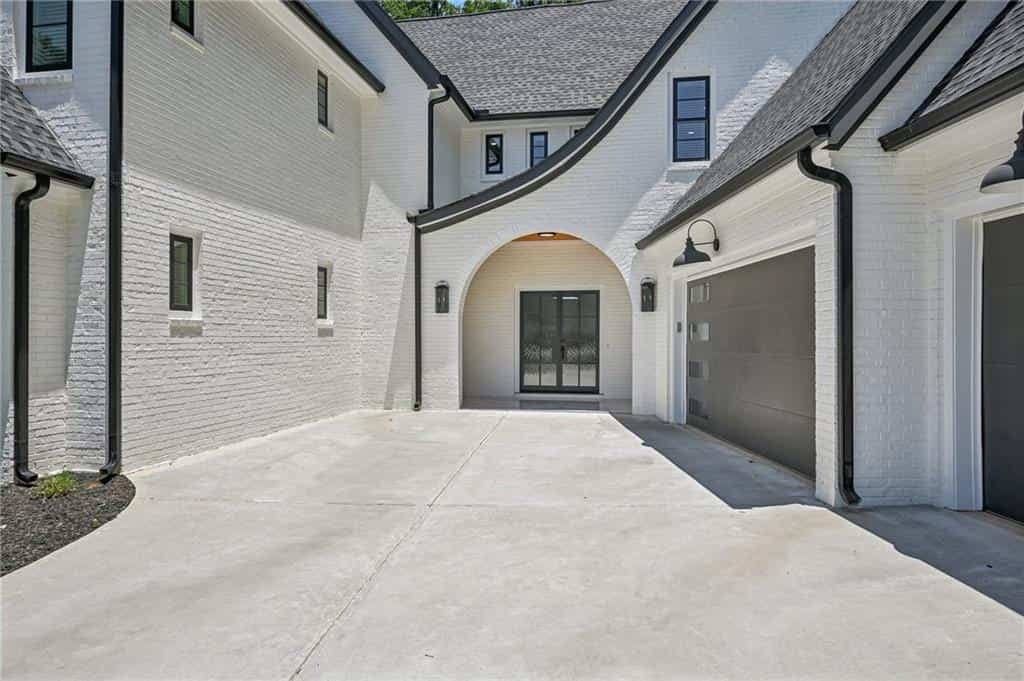 Listing photo 6