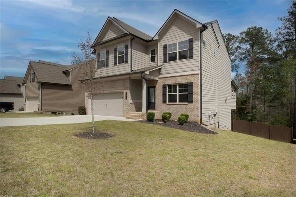 Listing photo 2