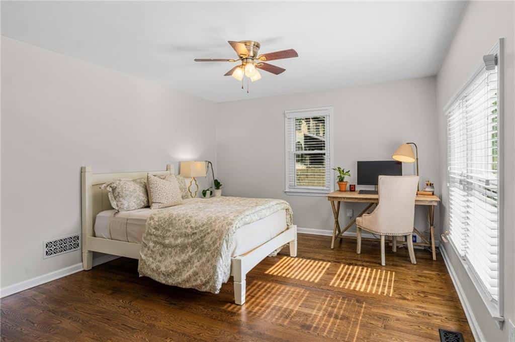 Listing photo 6