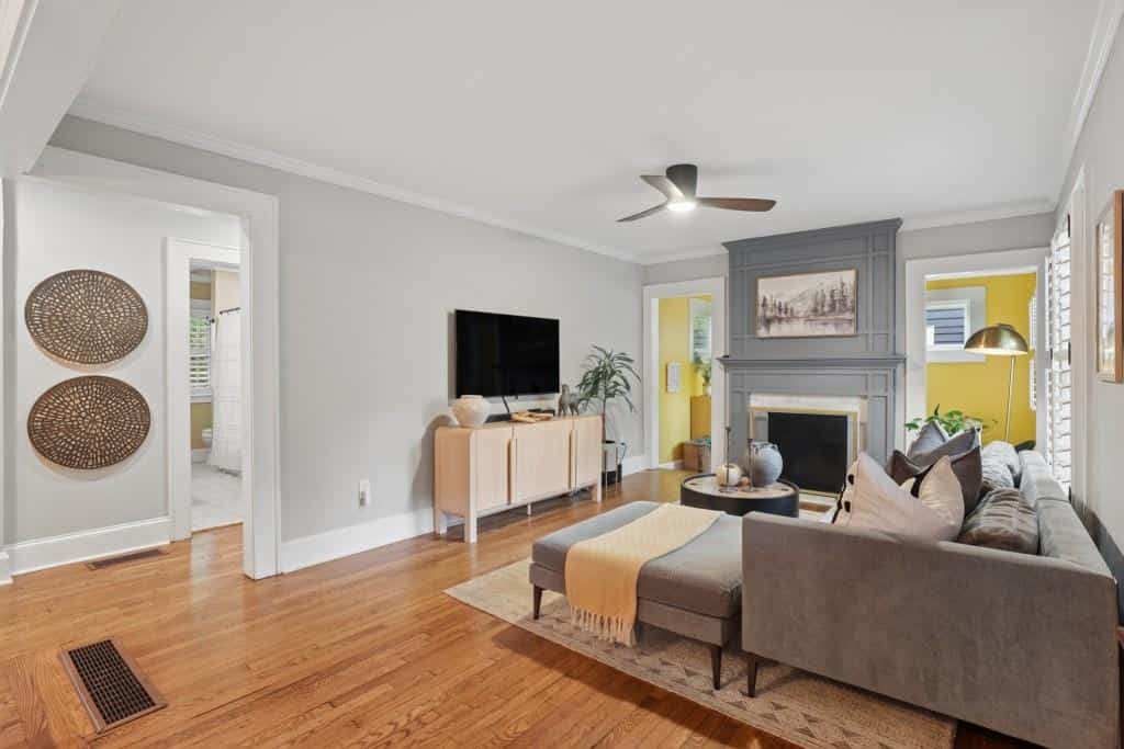 Listing photo 6