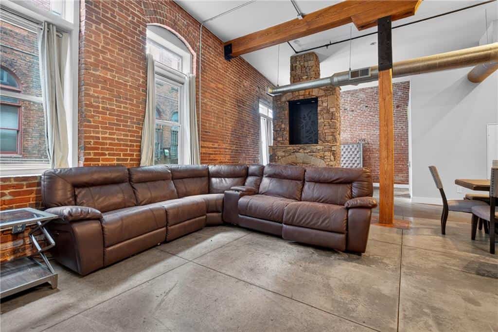 Listing photo 6
