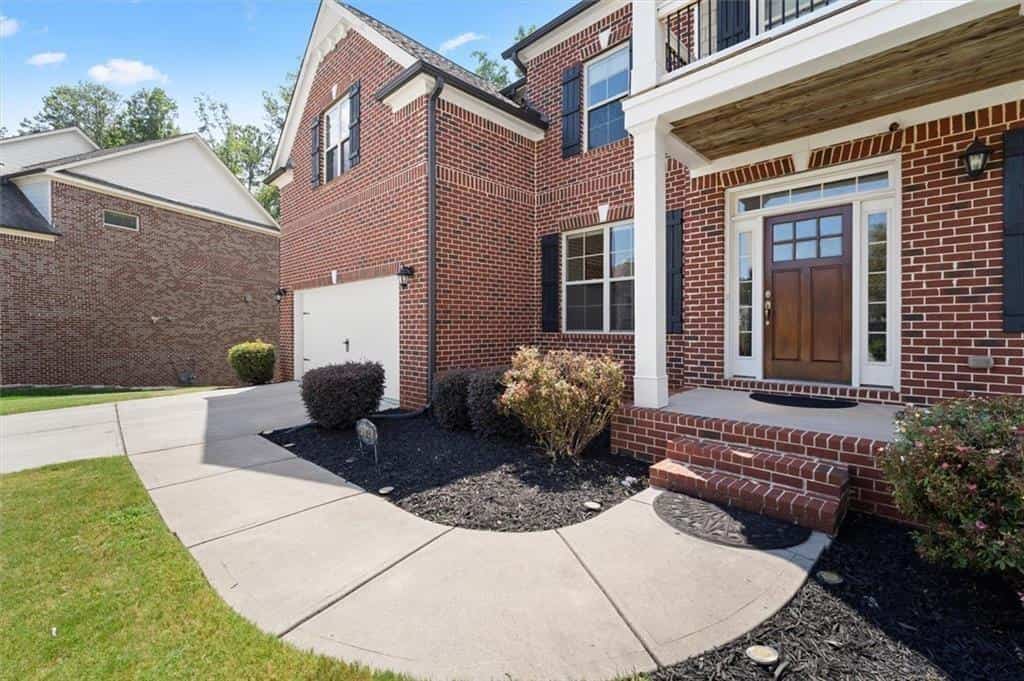 Listing photo 3