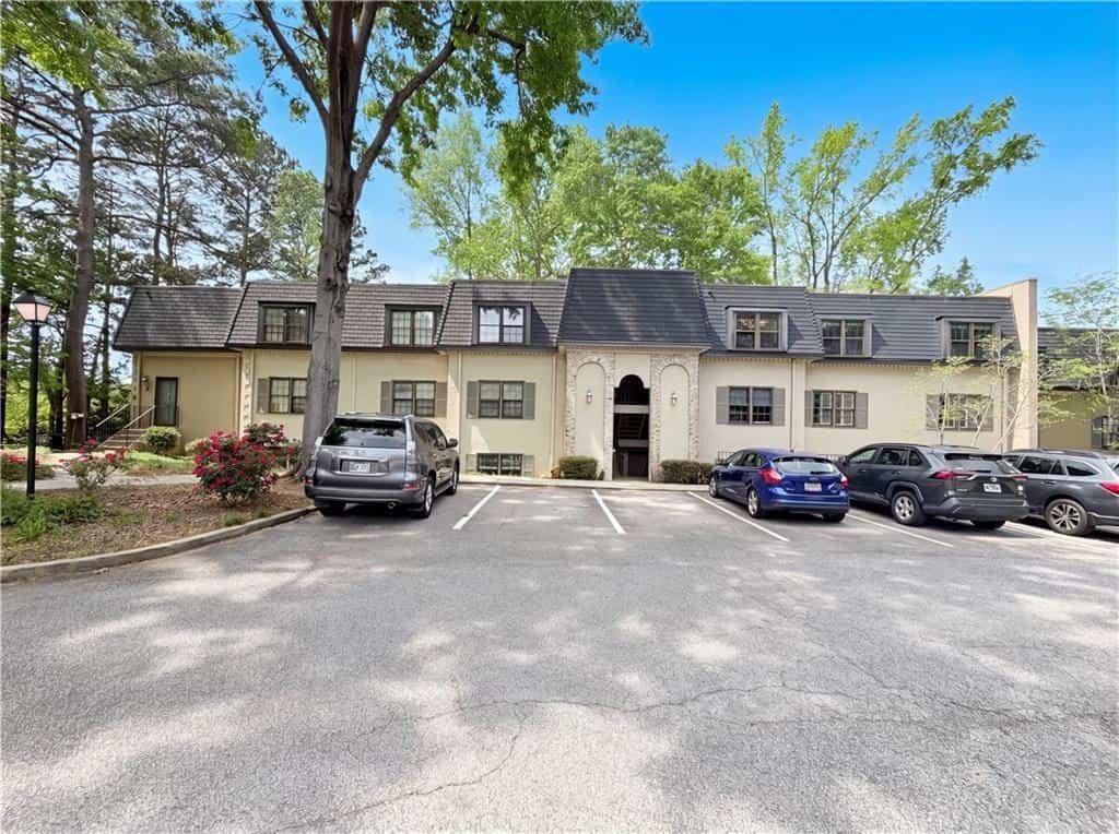 27 Chaumont Square NW, Atlanta, GA 30327