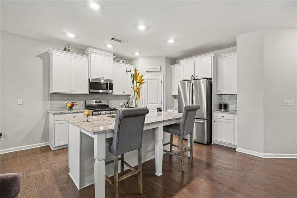 Listing photo 6