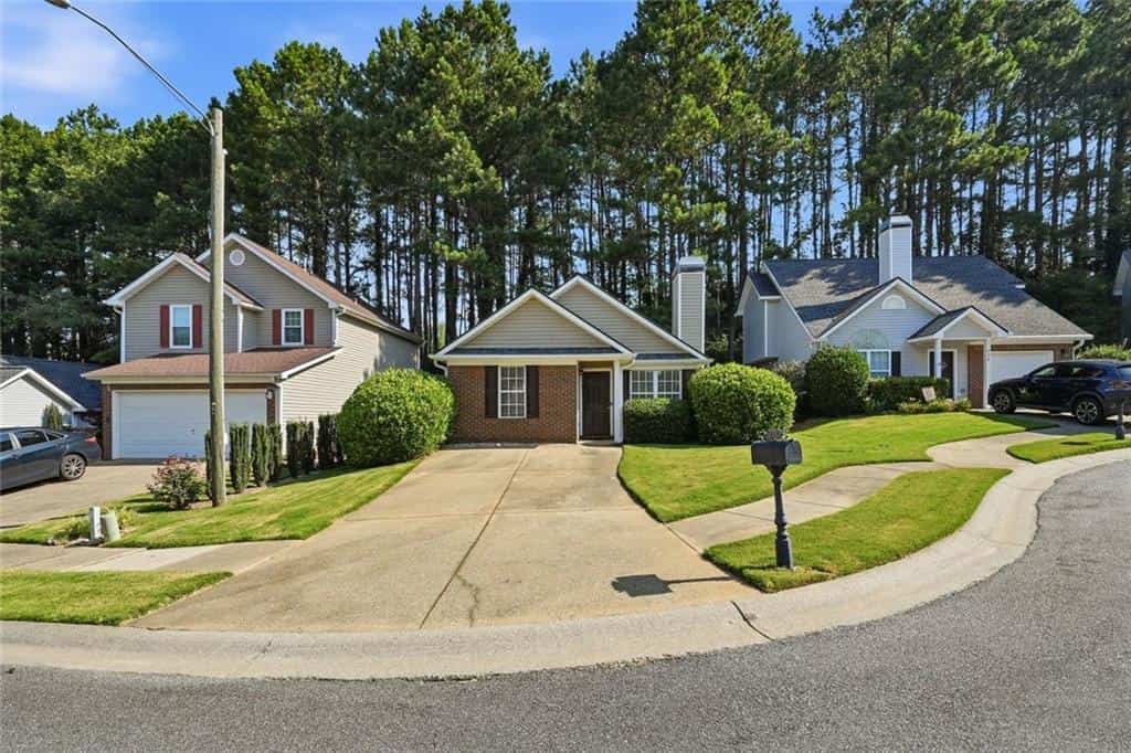 Listing photo 3