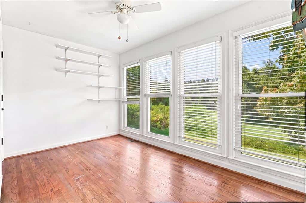 Listing photo 6