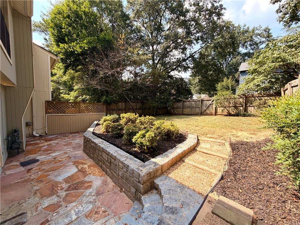 Listing photo 6