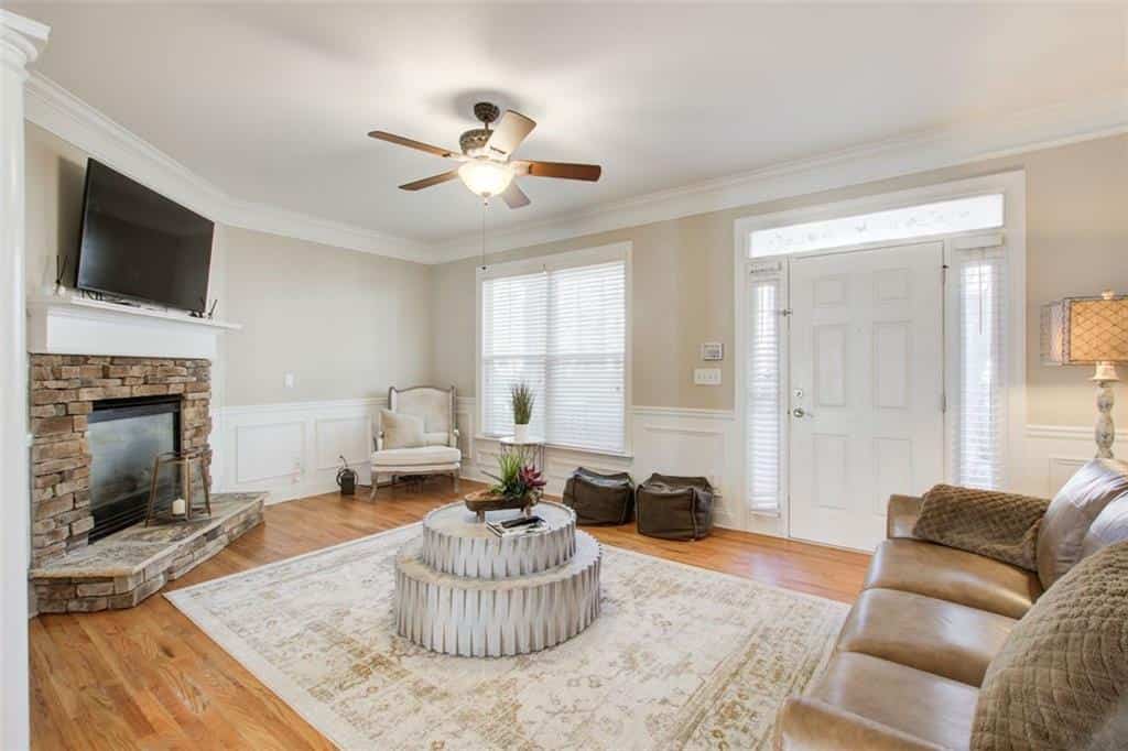 Listing photo 6