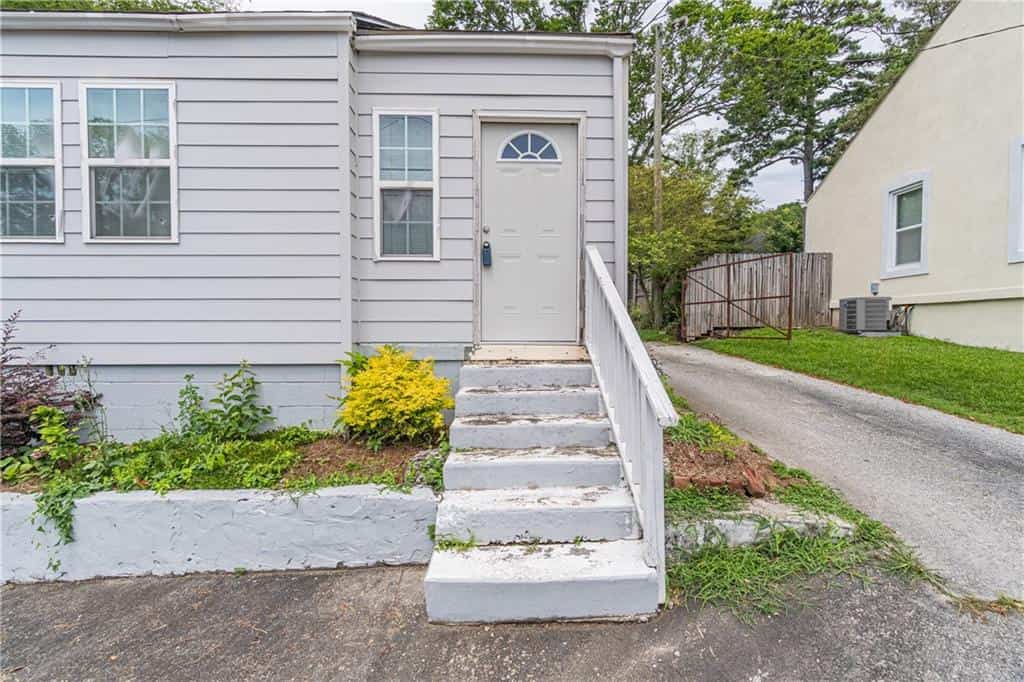 Listing photo 6