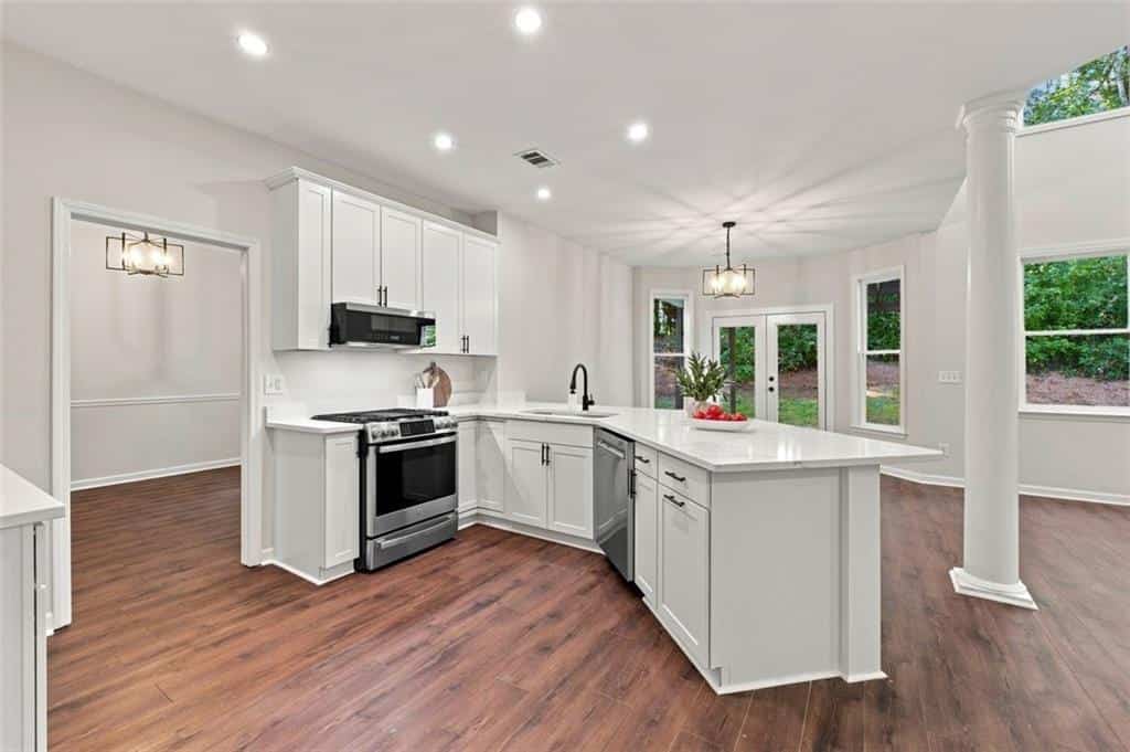 Listing photo 6