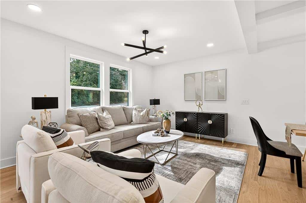 Listing photo 6