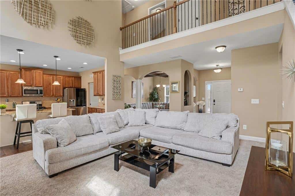 Listing photo 3