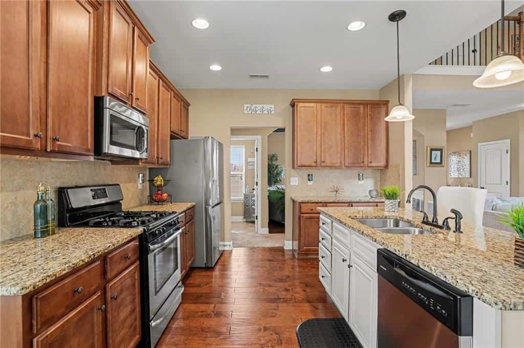 Listing photo 4