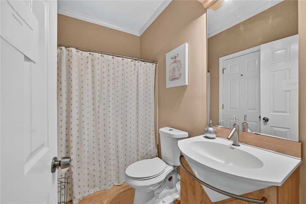 Listing photo 6