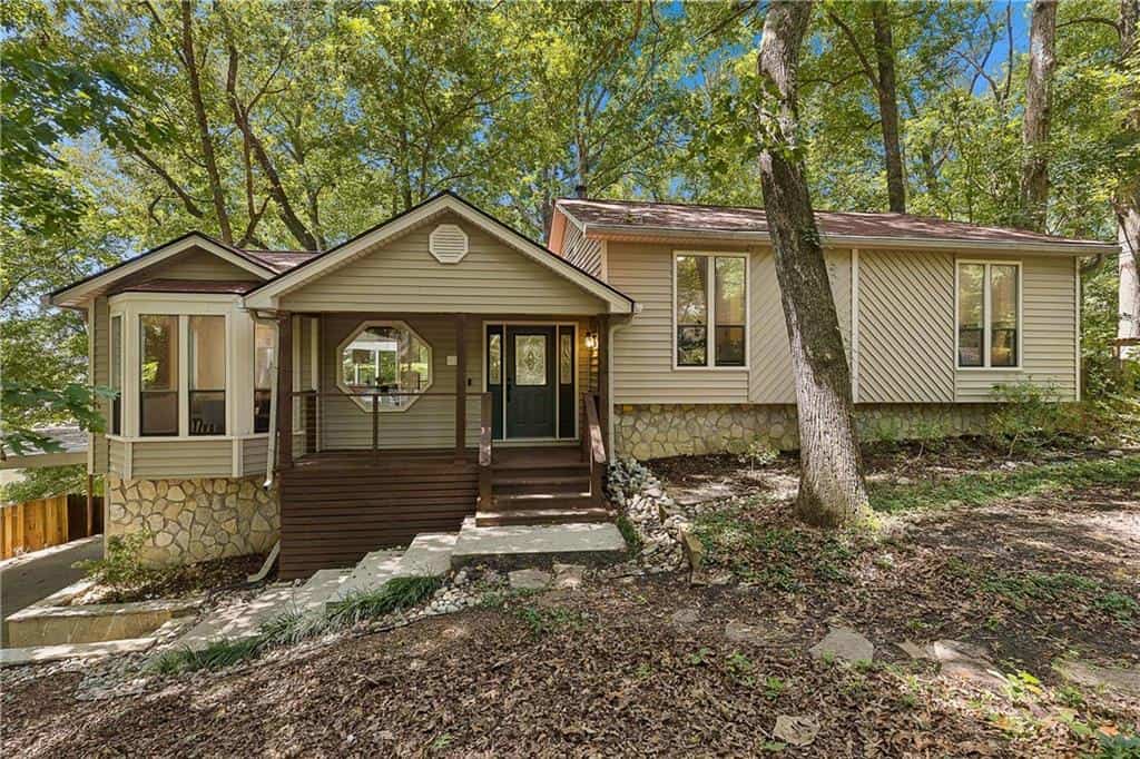 5090 River Valley Drive SE, Smyrna, GA 30082