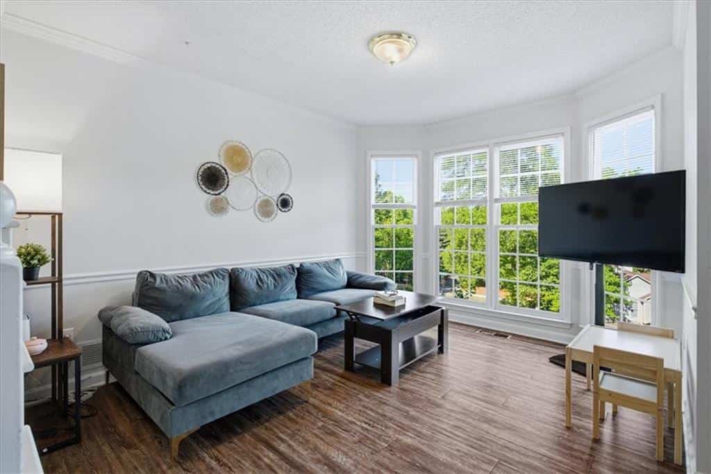 Listing photo 6