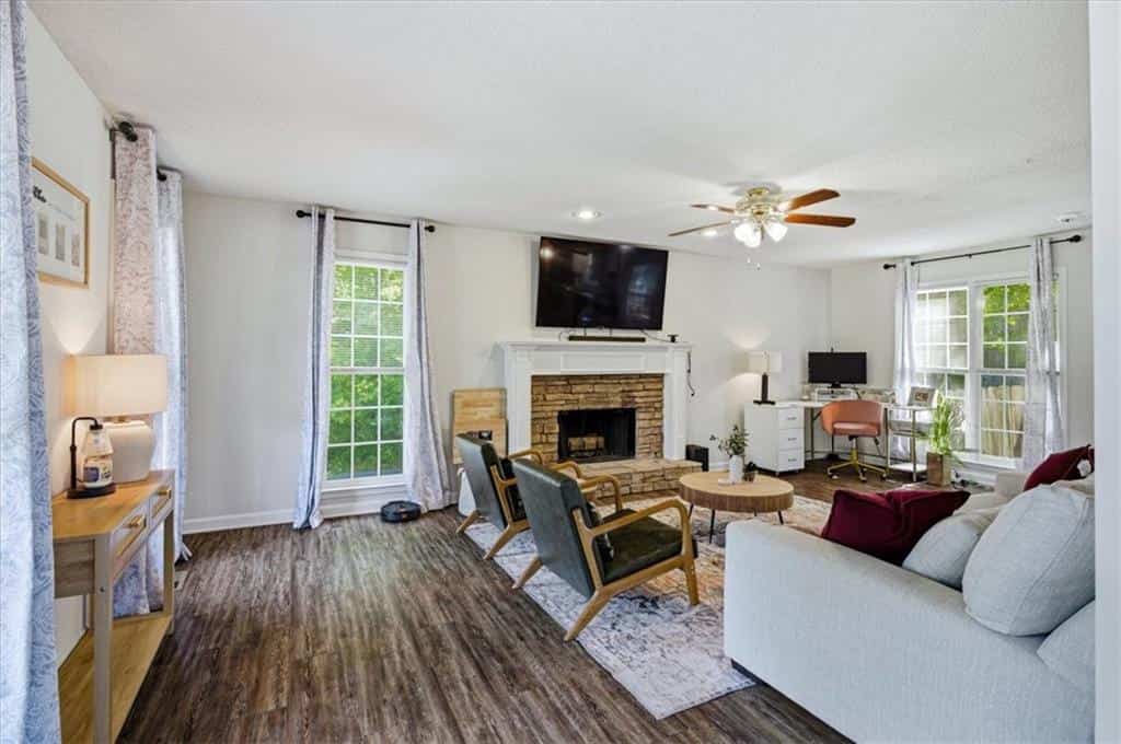 Listing photo 6