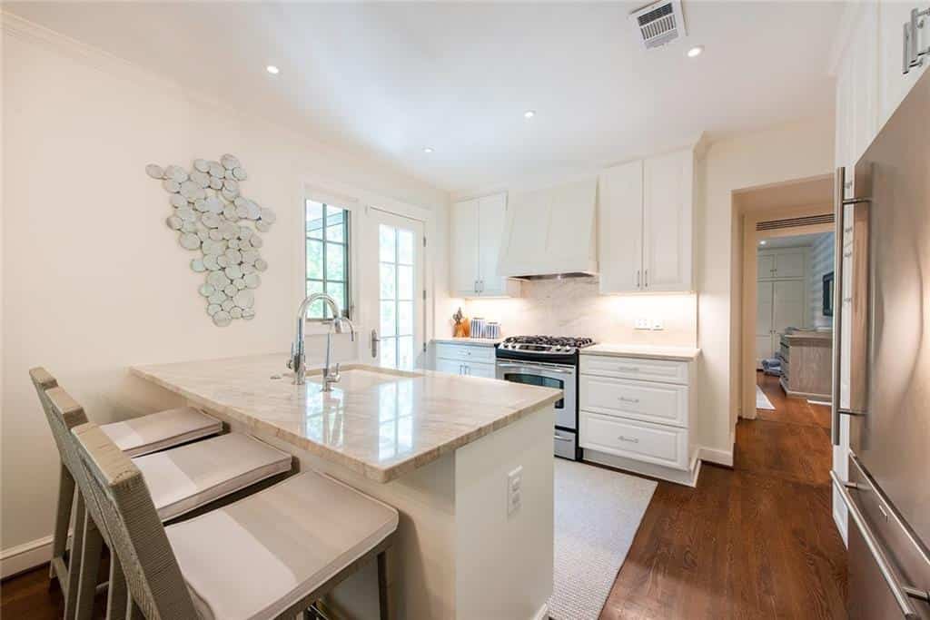Listing photo 6