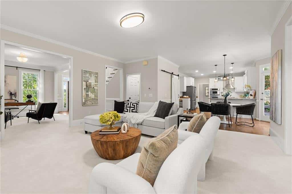 Listing photo 6