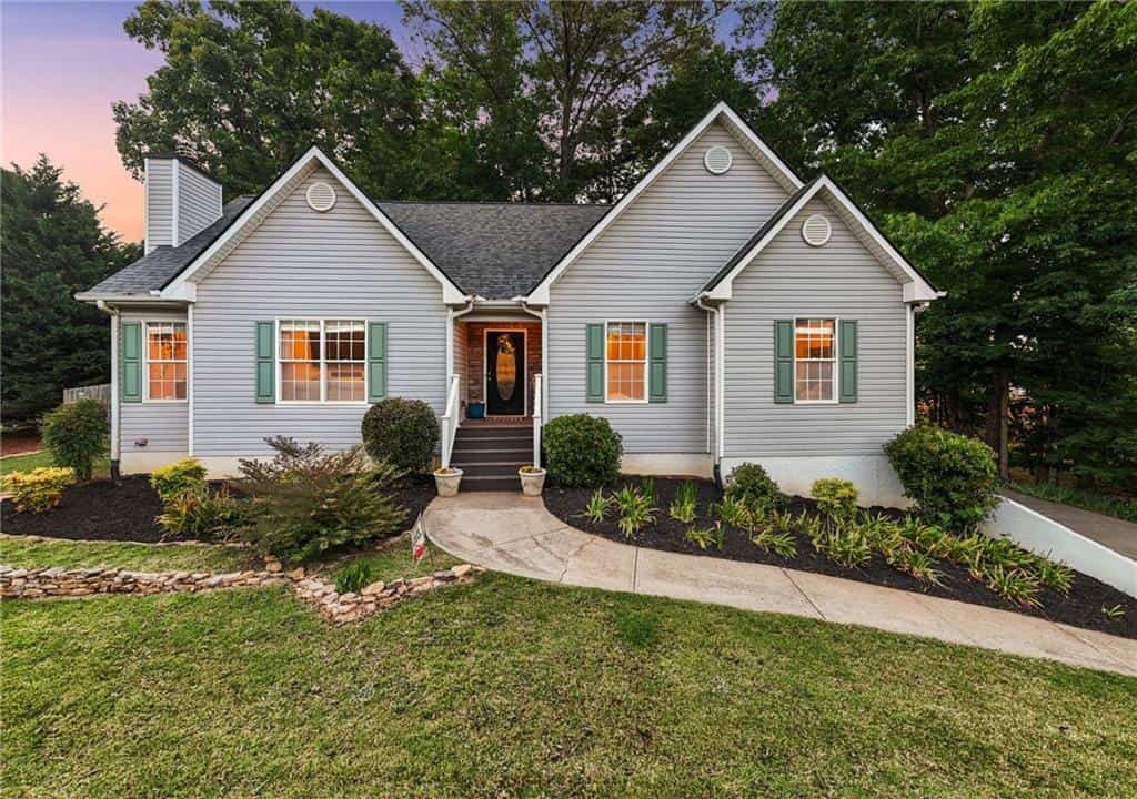1086 Fieldstone Drive, Canton, GA 30114