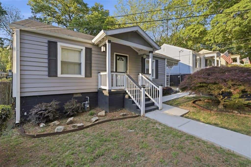 Listing photo 2
