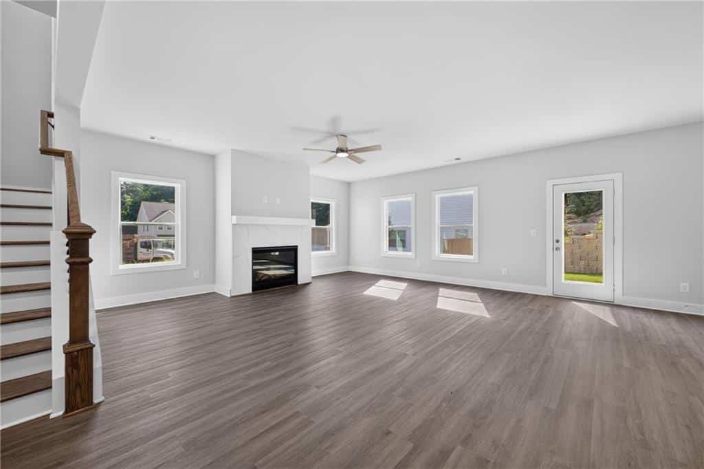 Listing photo 6