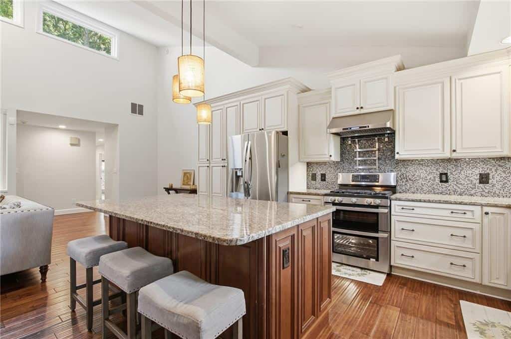 Listing photo 6