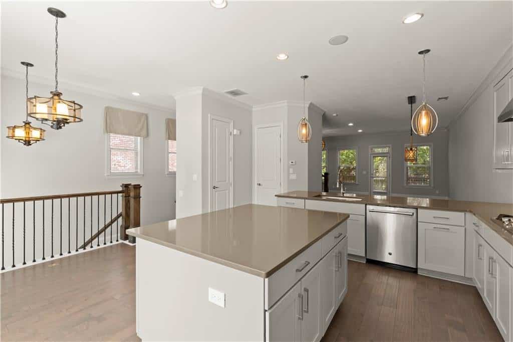 Listing photo 6