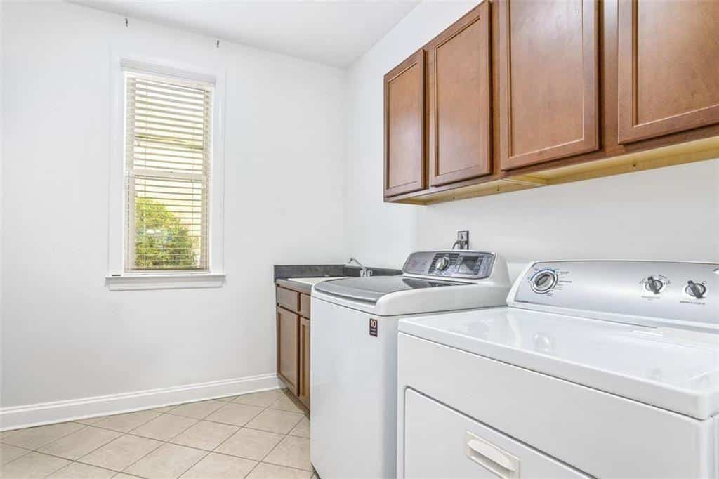 Listing photo 6
