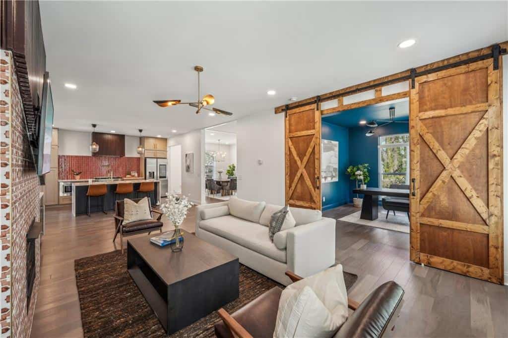 Listing photo 6