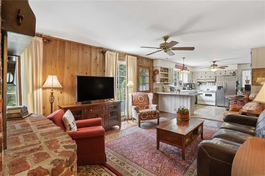 Listing photo 6