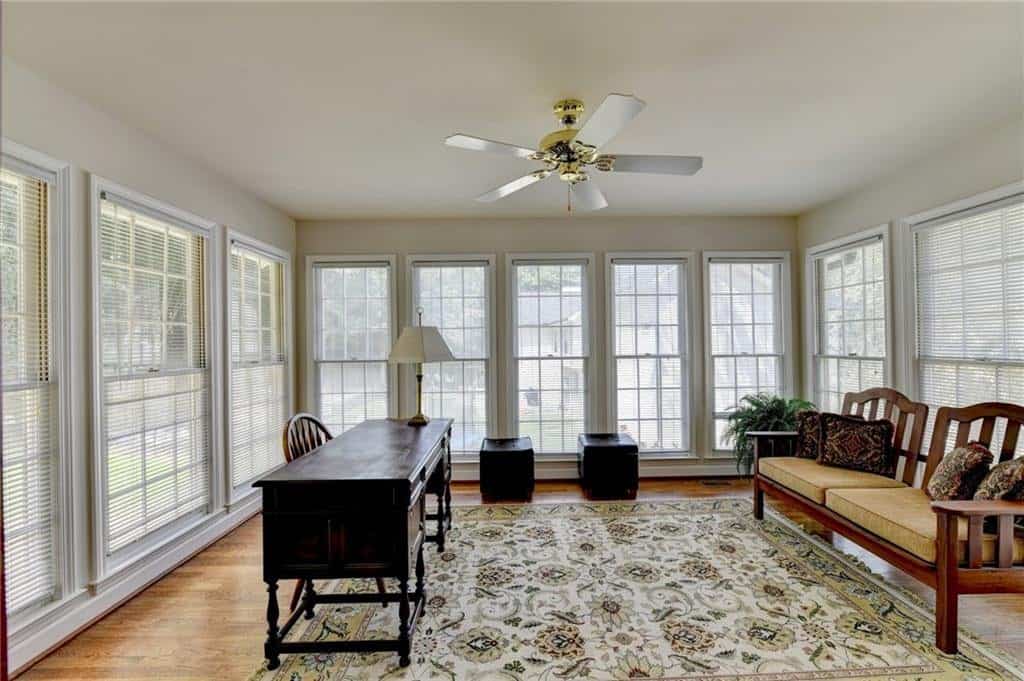 Listing photo 6