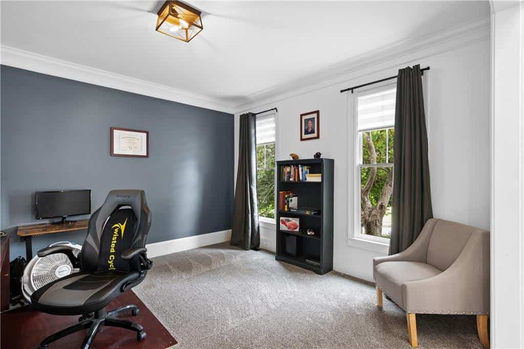 Listing photo 6