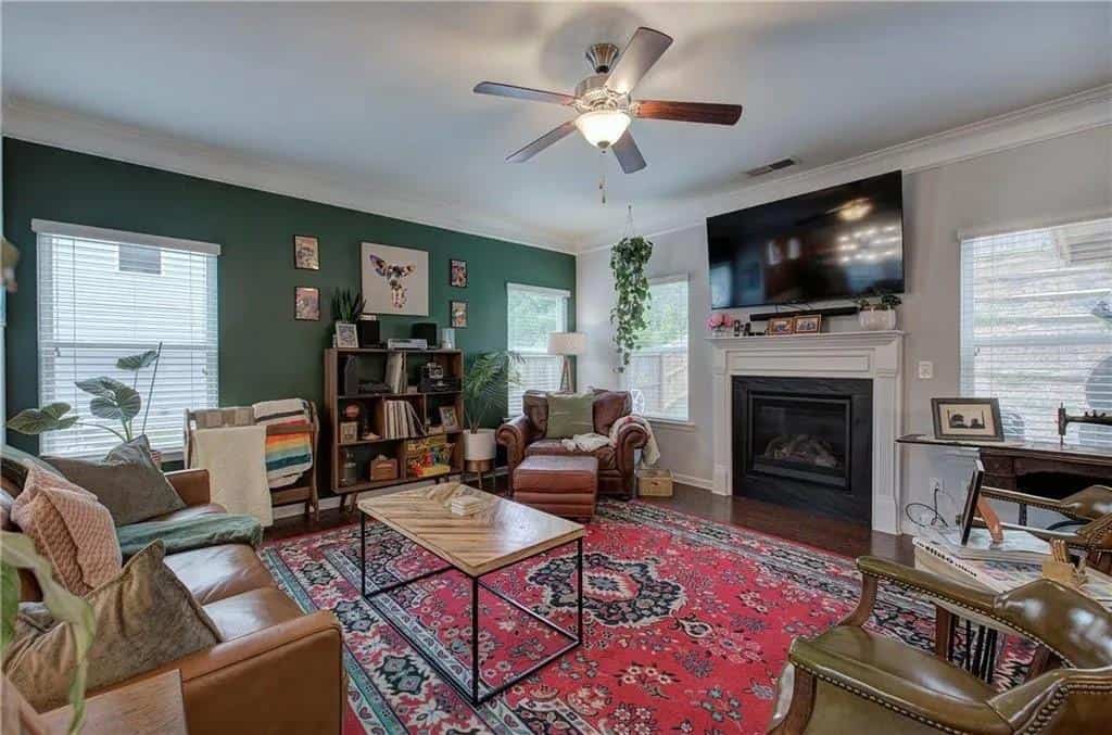 Listing photo 6