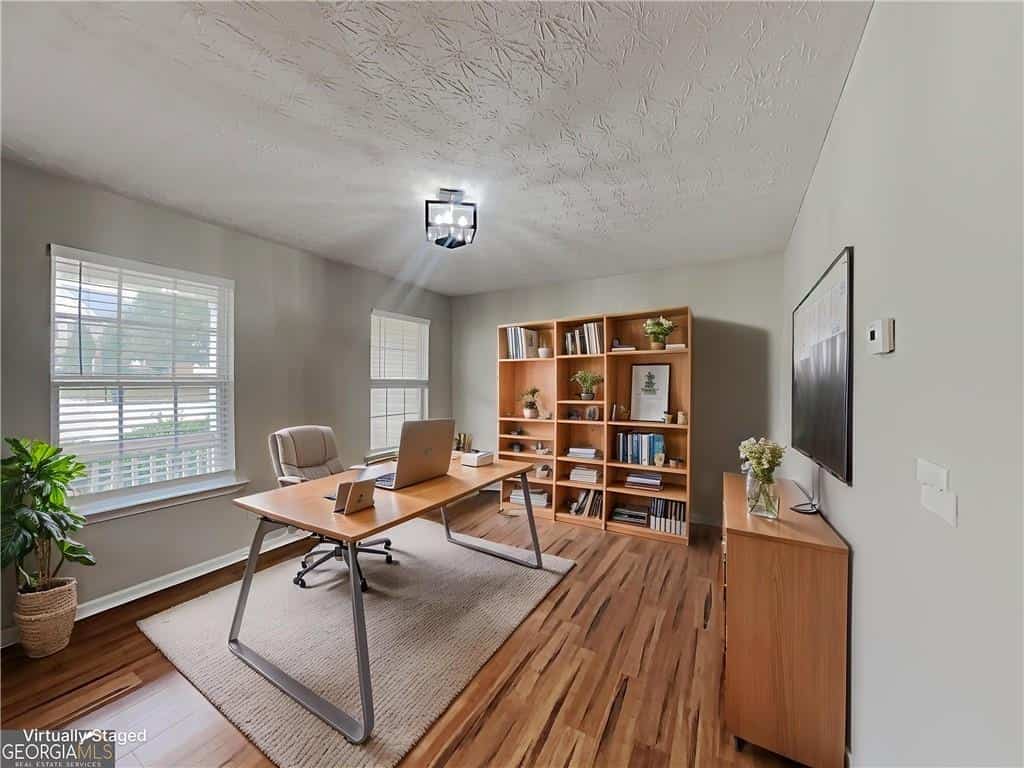 Listing photo 4