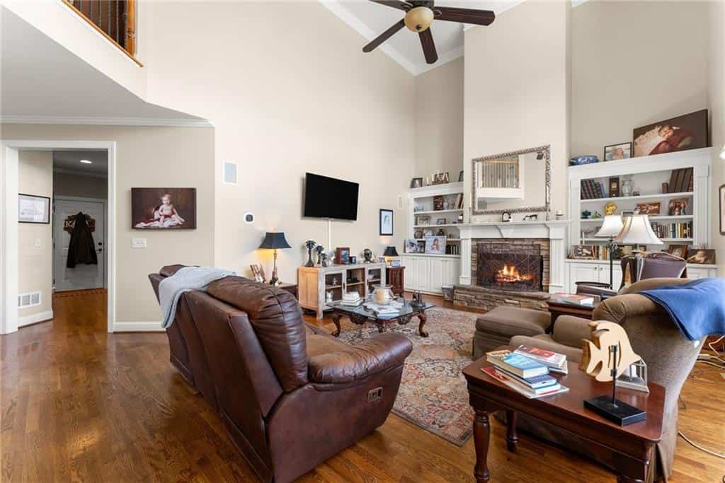 Listing photo 6