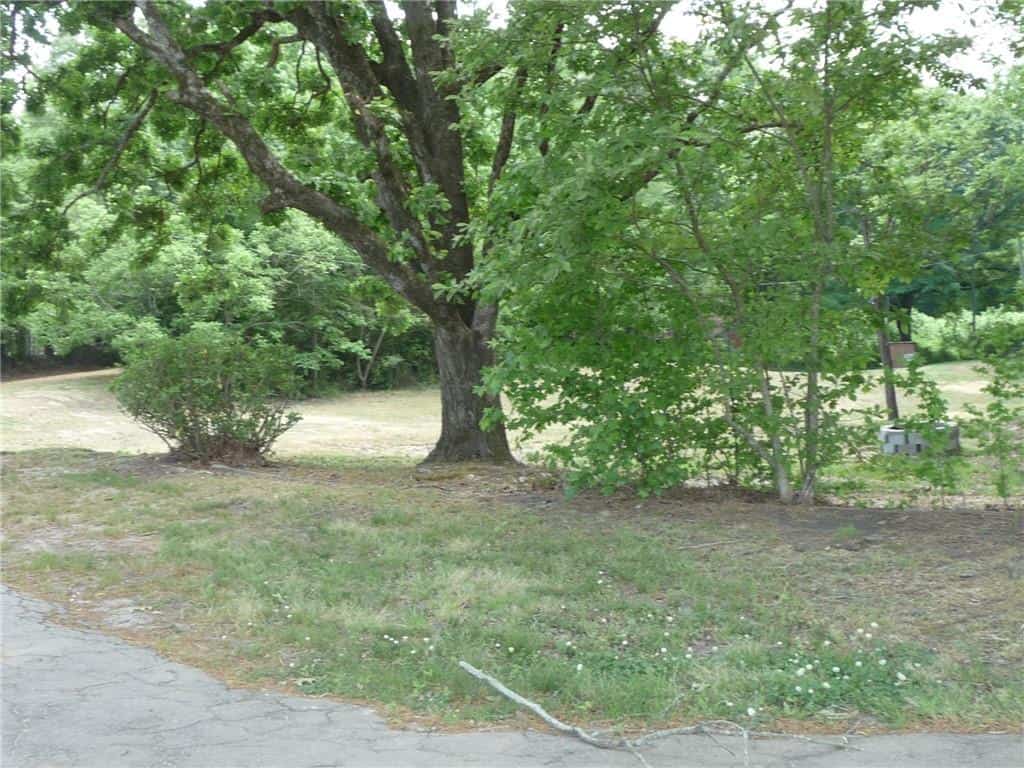 Listing photo 6