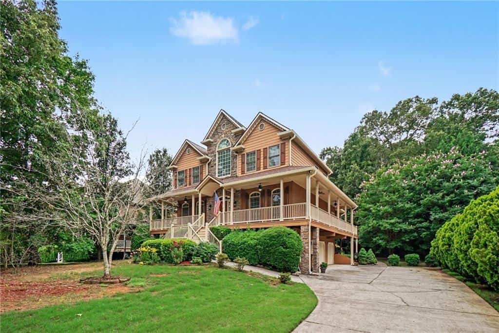 Listing photo 2