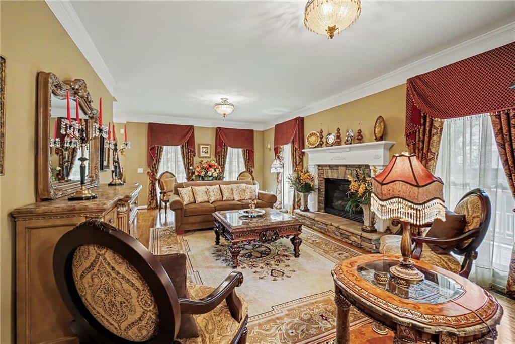 Listing photo 3