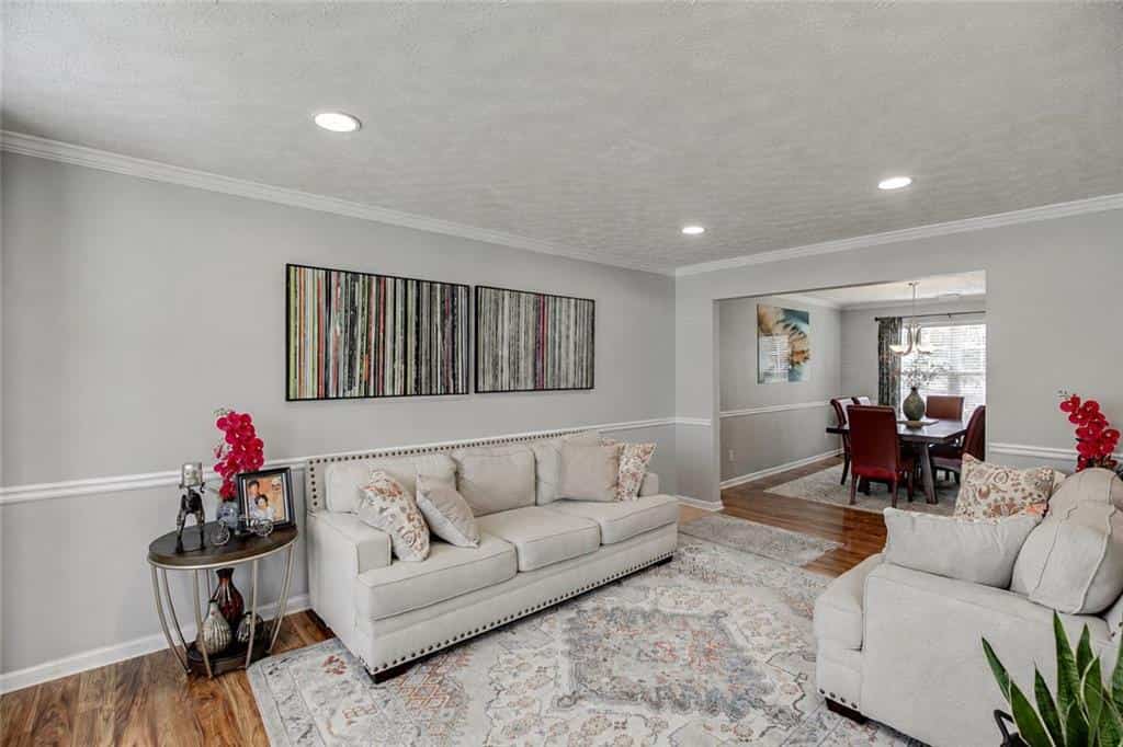 Listing photo 6