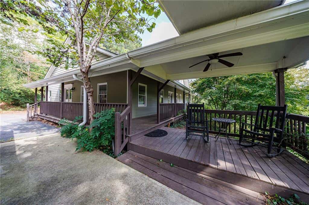 Listing photo 6