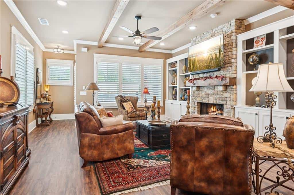 Listing photo 6